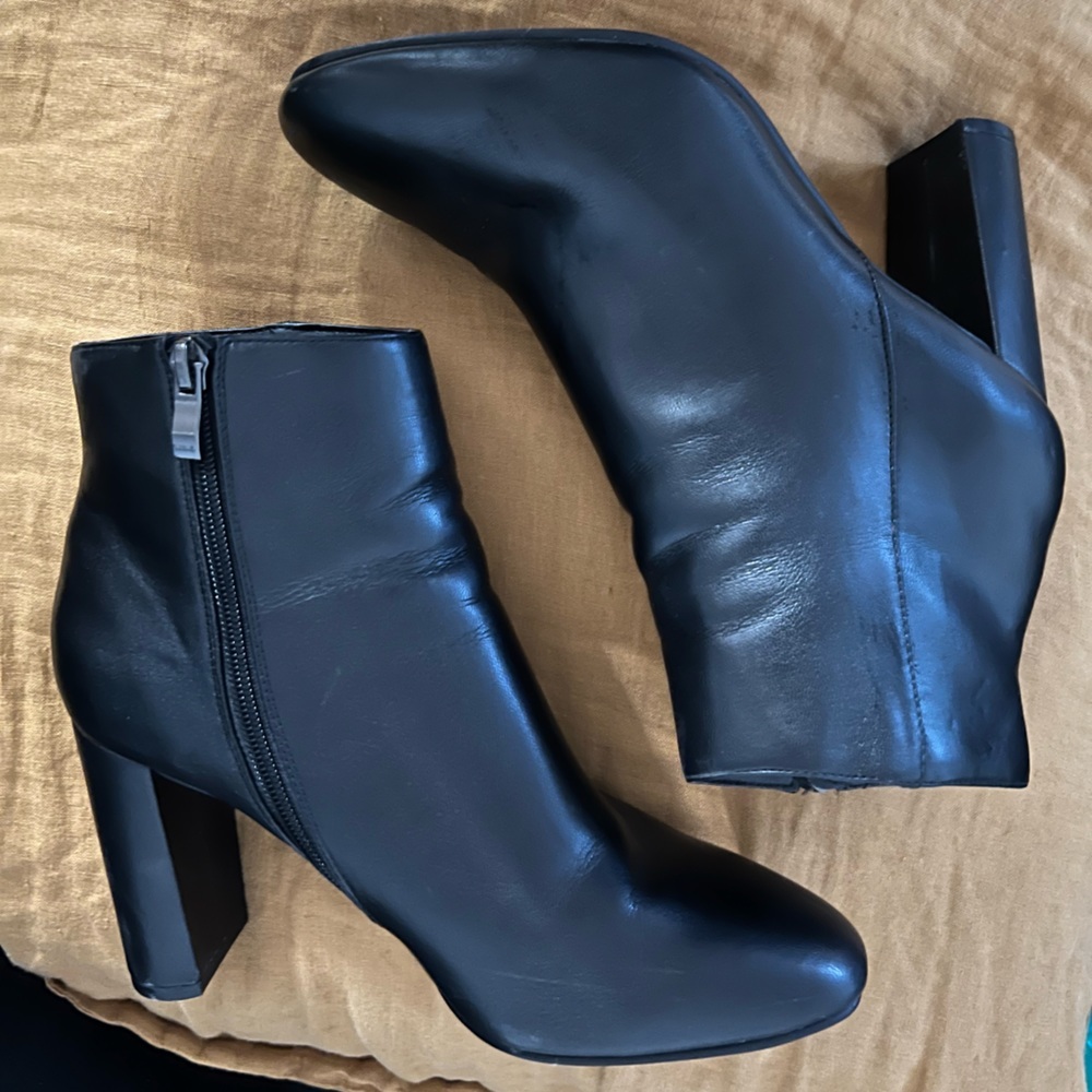 Le château booties
